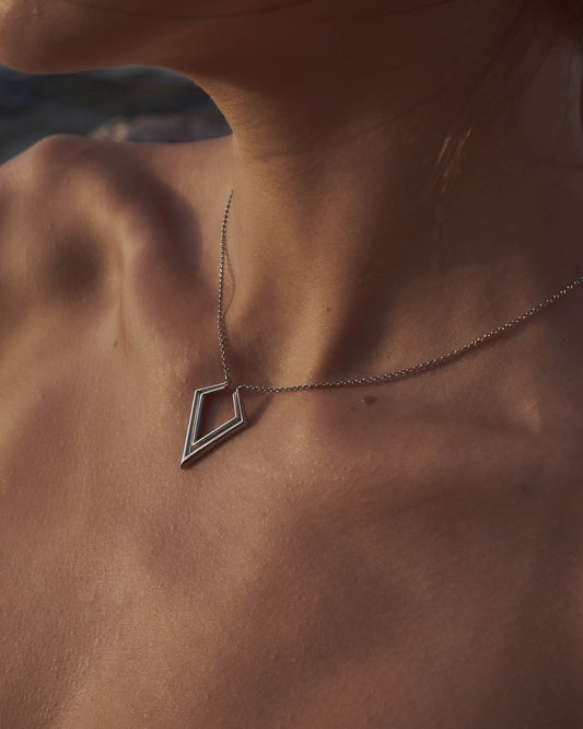 Kite Collier